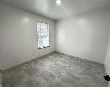 7718 Mosewood Street - Photo Thumbnail 9