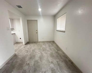 7718 Mosewood Street - Photo Thumbnail 3