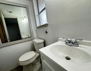 7718 Mosewood Street - Photo Thumbnail 7