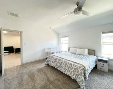 3902 Itzle Island Court - Photo Thumbnail 22