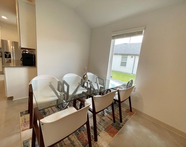 3902 Itzle Island Court - Photo Thumbnail 12
