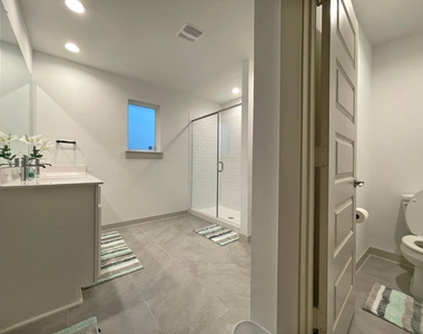 3902 Itzle Island Court - Photo Thumbnail 26
