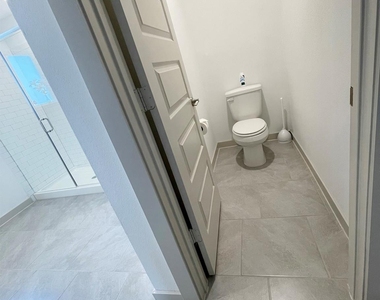 3902 Itzle Island Court - Photo Thumbnail 41