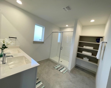 3902 Itzle Island Court - Photo Thumbnail 23