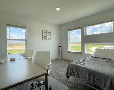 3902 Itzle Island Court - Photo Thumbnail 31