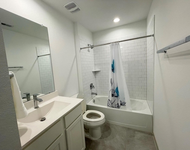 3902 Itzle Island Court - Photo Thumbnail 37