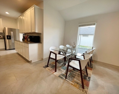 3902 Itzle Island Court - Photo Thumbnail 11