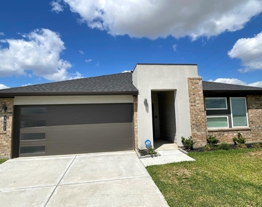 3902 Itzle Island Court - Photo Thumbnail 1