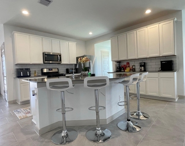 3902 Itzle Island Court - Photo Thumbnail 19