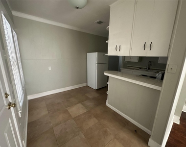 2216 Avenue O 1/2 - Photo Thumbnail 3
