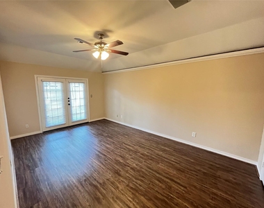 18203 Beaverdell Drive - Photo Thumbnail 11