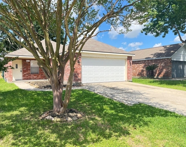 18203 Beaverdell Drive - Photo Thumbnail 1