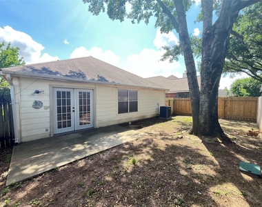 18203 Beaverdell Drive - Photo Thumbnail 14