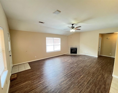 18203 Beaverdell Drive - Photo Thumbnail 3