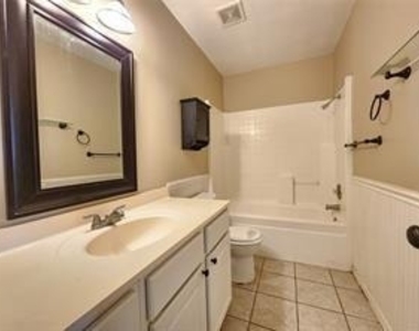 18203 Beaverdell Drive - Photo Thumbnail 13