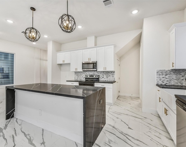 5906 Saint Augustine Street - Photo Thumbnail 9