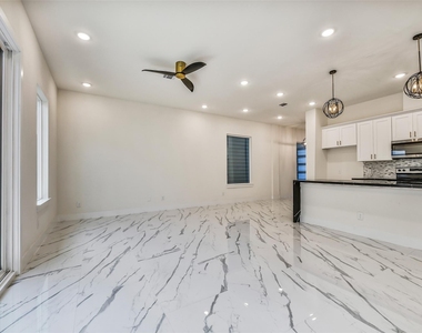 5906 Saint Augustine Street - Photo Thumbnail 4