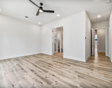 5906 Saint Augustine Street - Photo Thumbnail 16