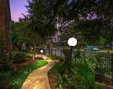 7900 N Stadium Drive - Photo Thumbnail 15