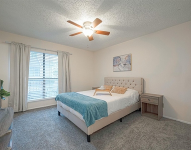 7900 N Stadium Drive - Photo Thumbnail 9