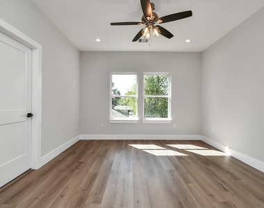 4706 Gunter Street - Photo Thumbnail 24
