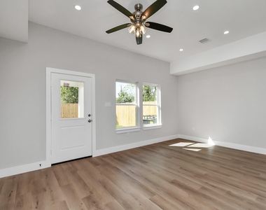 4706 Gunter Street - Photo Thumbnail 9