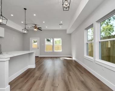 4706 Gunter Street - Photo Thumbnail 7
