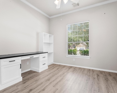 25609 Peppermill Creek Drive - Photo Thumbnail 8