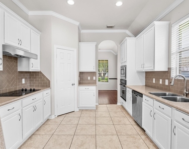 25609 Peppermill Creek Drive - Photo Thumbnail 13