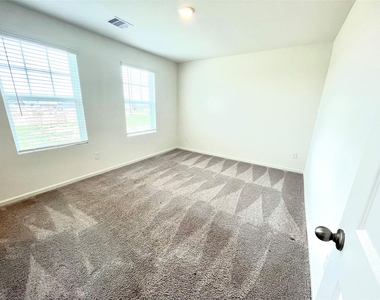 5915 Grantgrala Drive - Photo Thumbnail 11