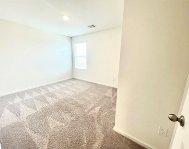 5915 Grantgrala Drive - Photo Thumbnail 9