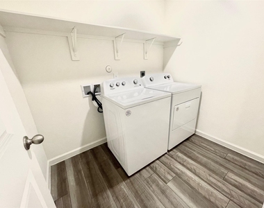 5915 Grantgrala Drive - Photo Thumbnail 14