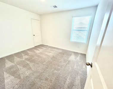 5915 Grantgrala Drive - Photo Thumbnail 10
