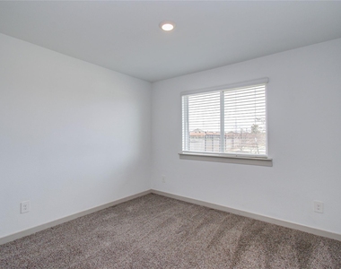 10602 Great Basin Drive - Photo Thumbnail 28