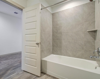 10602 Great Basin Drive - Photo Thumbnail 31