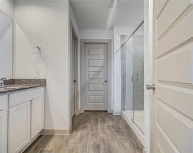 10602 Great Basin Drive - Photo Thumbnail 23