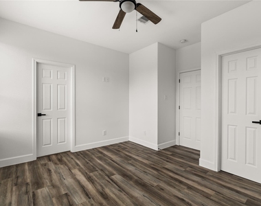 8121 Grandview Street - Photo Thumbnail 16