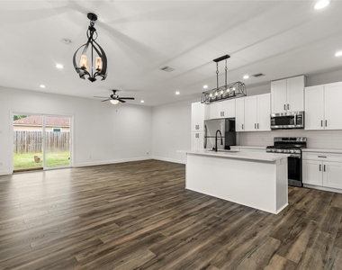 8121 Grandview Street - Photo Thumbnail 1