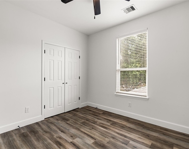 8121 Grandview Street - Photo Thumbnail 13