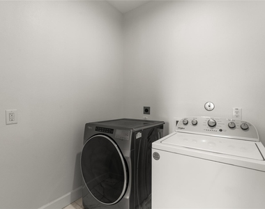 8121 Grandview Street - Photo Thumbnail 18