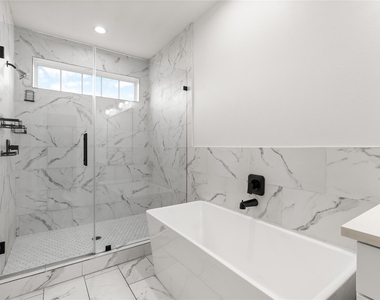 8121 Grandview Street - Photo Thumbnail 12