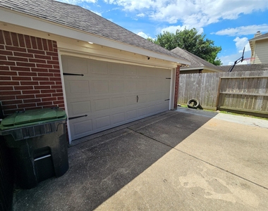 3709 Pinehurst Drive - Photo Thumbnail 37