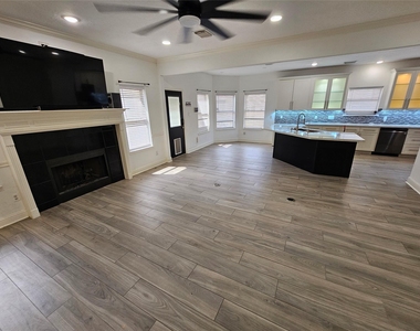 3709 Pinehurst Drive - Photo Thumbnail 16