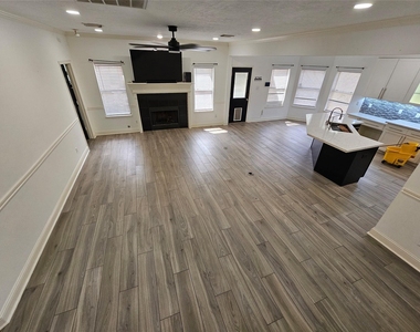 3709 Pinehurst Drive - Photo Thumbnail 25