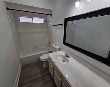 3709 Pinehurst Drive - Photo Thumbnail 14