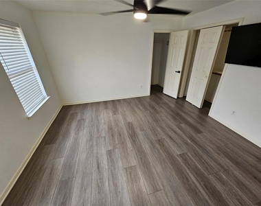 3709 Pinehurst Drive - Photo Thumbnail 34