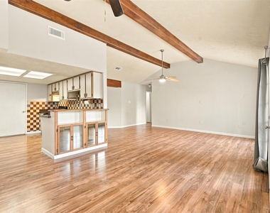 7623 Kite Hill Drive - Photo Thumbnail 13
