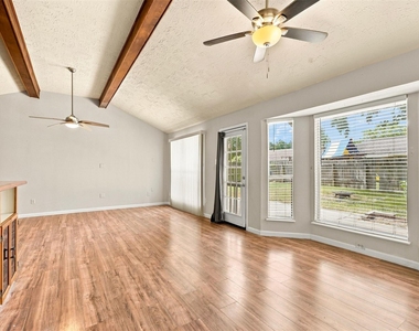 7623 Kite Hill Drive - Photo Thumbnail 9