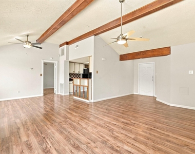 7623 Kite Hill Drive - Photo Thumbnail 6