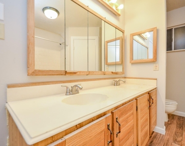 7623 Kite Hill Drive - Photo Thumbnail 22